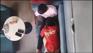 Quay lén gấu bú mút cho tình nhân nơi công cộng