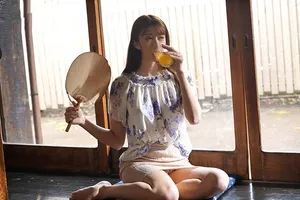 Mùa hè buồn chán ở quê nện vợ gần nhà thiếu thốn vì lấy chồng già