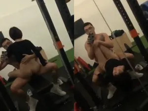 Cho cô bạn gái đi tập gym thì bị thằng pt nó thịt luôn