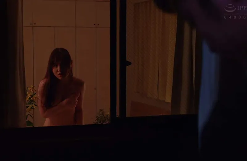 Em hotgirl cạnh nhà chồng chồng yêu cạnh bên nhà thường xuyên thay đồ ở ngay cửa sổ