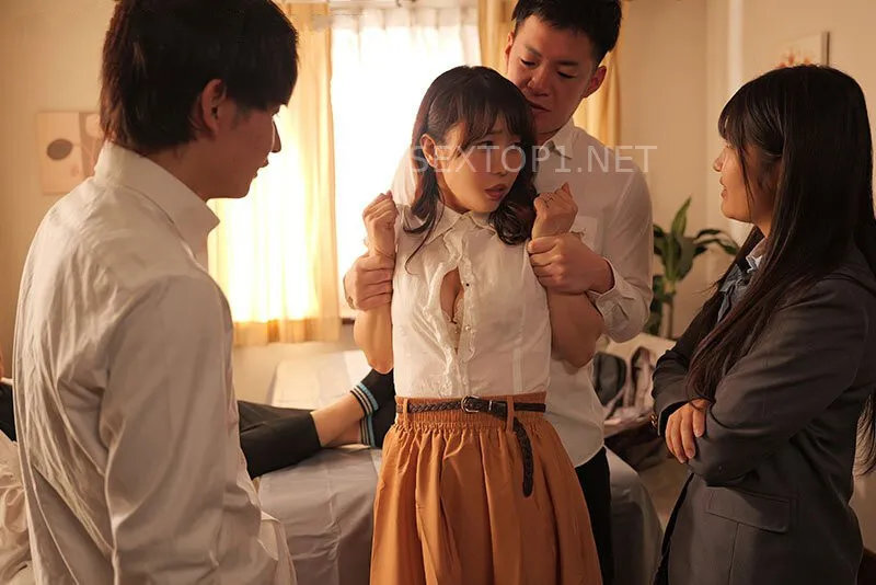 Không ưa má kế, con yêu gọi bạn học về nhà cưỡng hiếp